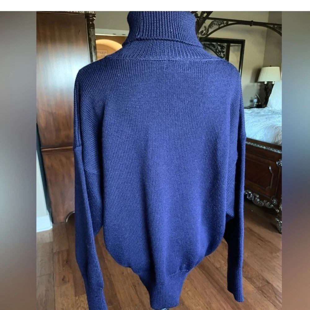 Cabela’s Pure Wool Turtleneck Top‎